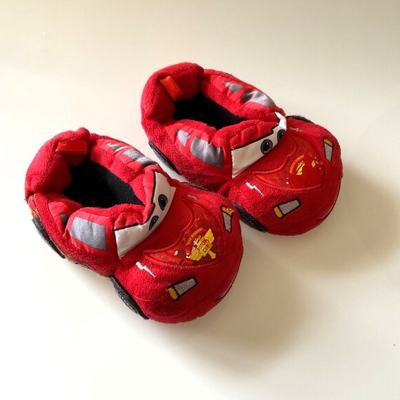 DISNEY LIGHTNING MCQUEEN PLUSH SLIPPERS UNISEX - Picture 1 of 16